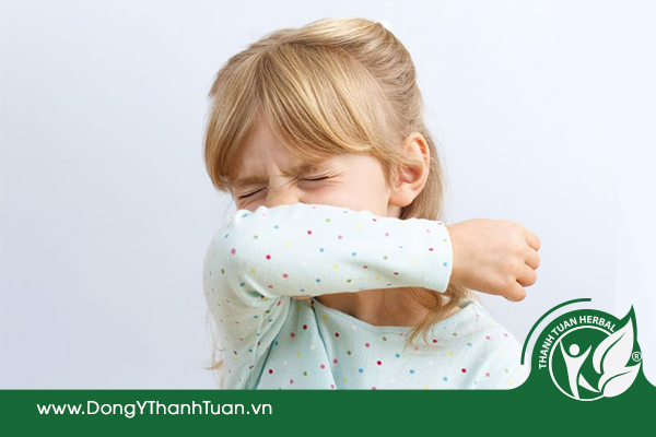 Hãy đưa trẻ nhỏ đến cơ sở y tế gần nhất nếu như có các biểu hiện của dịch cúm Vũ Hán như ho, sốt cao...