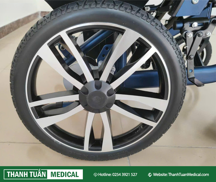Bánh xe sau 16 inch với vành xe đúc dầy Bánh xe sau 16 inch với vành xe đúc dầy