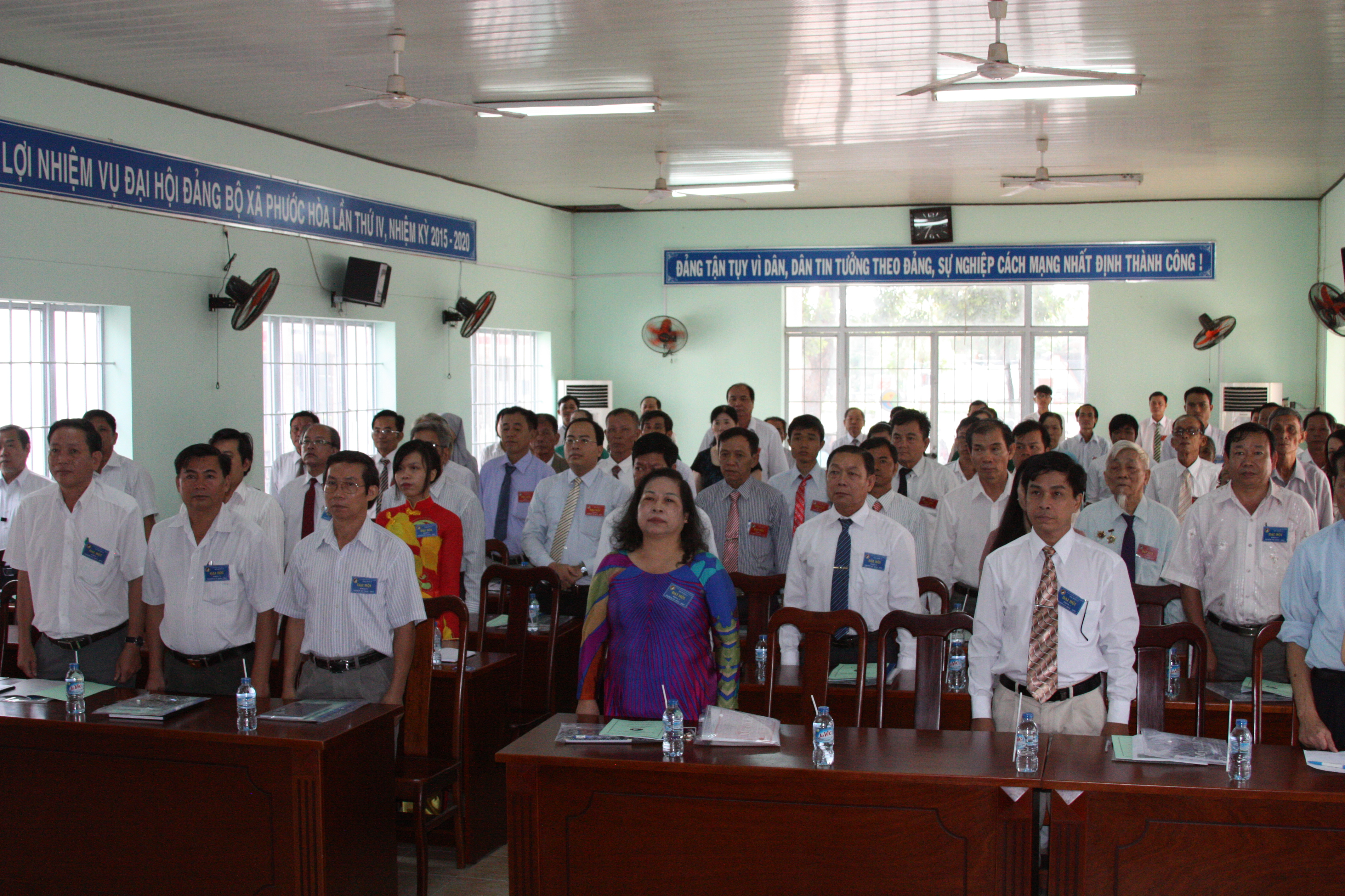 Toàn cản hội trường