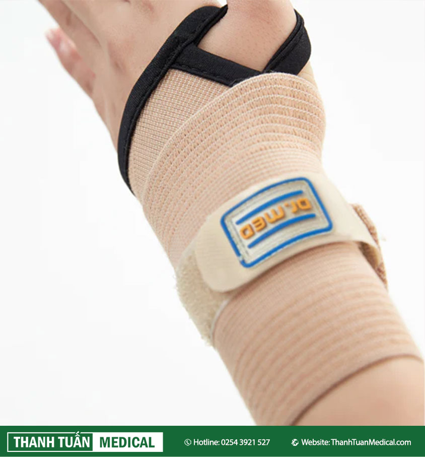 Được làm từ chất liệu co giãn tốt, tạo áp lực thoải mái lên cổ tay