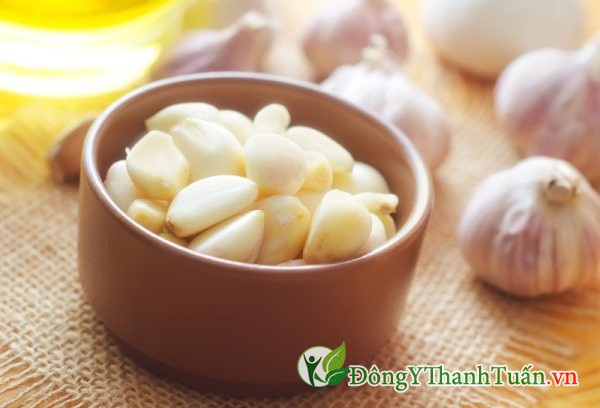 Cách trị viêm mũi dị ứng đơn giản từ tỏi