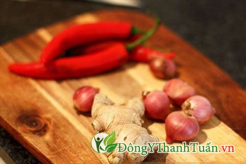 gừng và hành là cách chữa bệnh viêm xoang dân gian