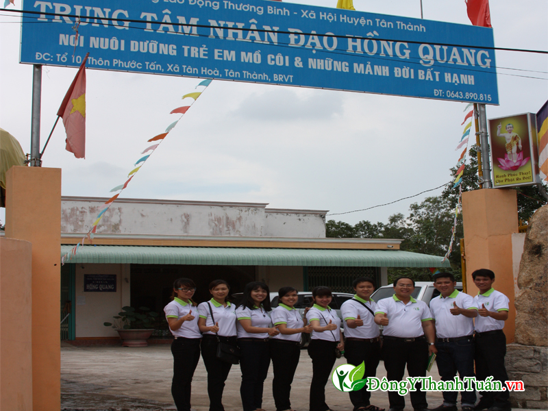 Thăm mái ấm hồng quang