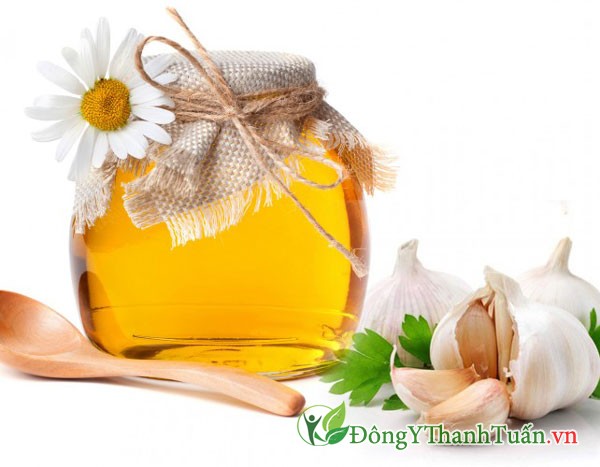Trị viêm mũi dị ứng bằng tỏi và mật ong