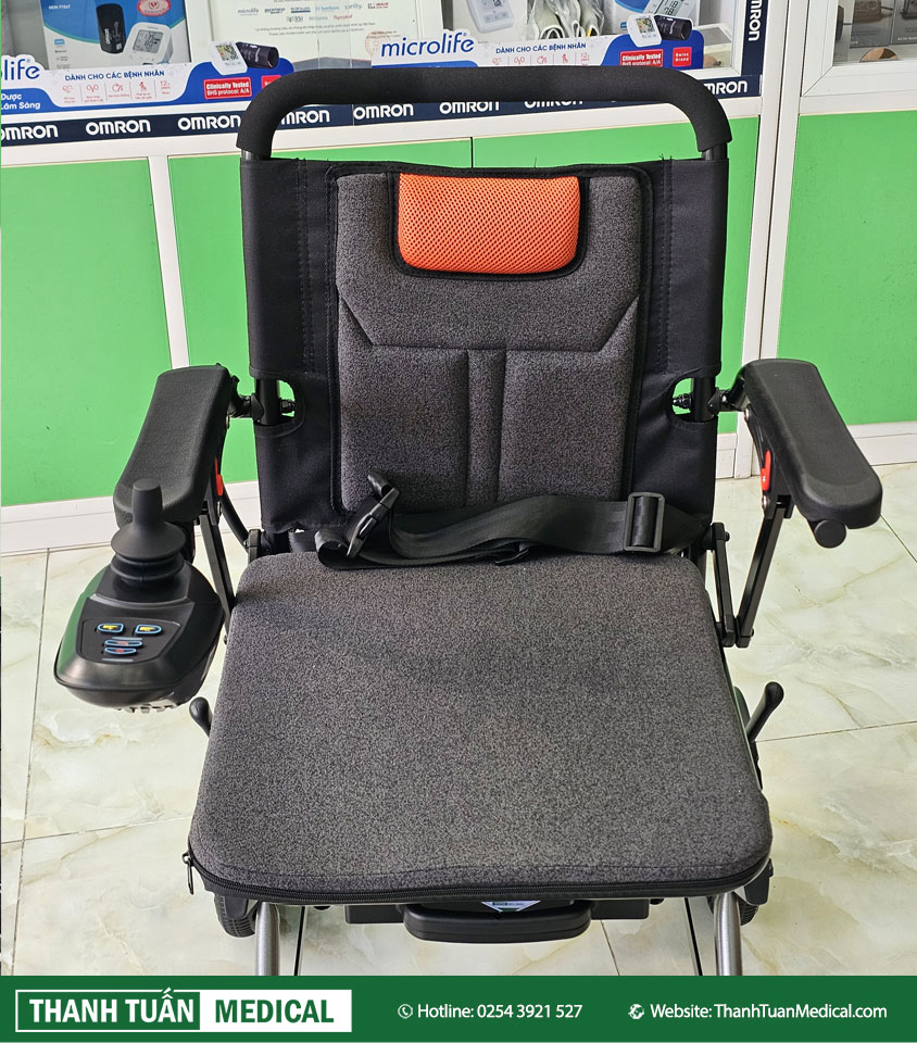 Dây an toàn giúp cố định an toàn người dùng khi di chuyển Dây an toàn giúp cố định an toàn người dùng khi di chuyển