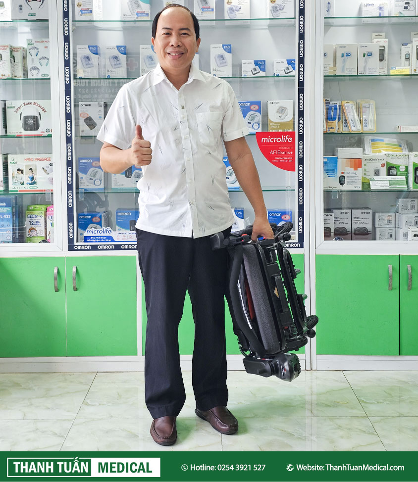 Dễ dàng di chuyển với trọng lượng chỉ 17 kg Dễ dàng di chuyển với trọng lượng chỉ 17 kg