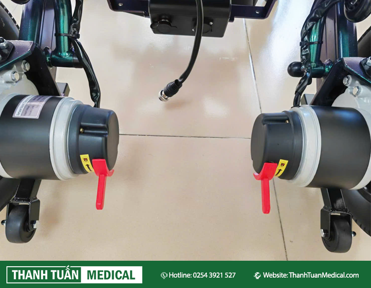 Động cơ kép mạnh mẽ (300Wx2) Động cơ kép mạnh mẽ (300Wx2)