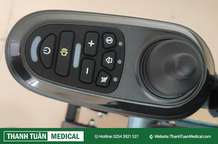 Bộ điều khiển thông minh xoay 360° gắn trên xe Bộ điều khiển thông minh xoay 360° gắn trên xe