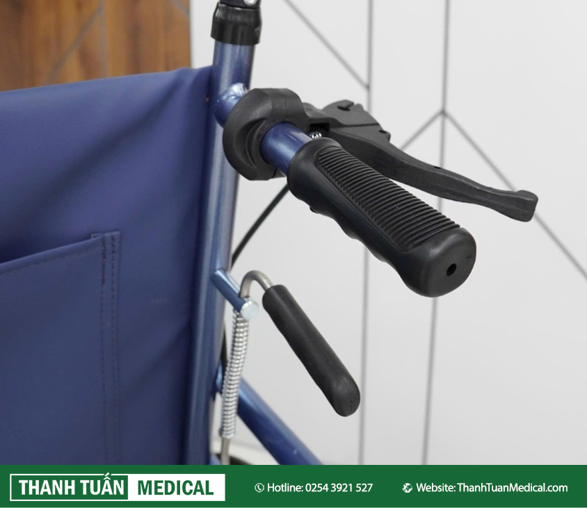 Có thắng tay và tay đẩy dành cho người chăm sóc Có thắng tay và tay đẩy dành cho người chăm sóc