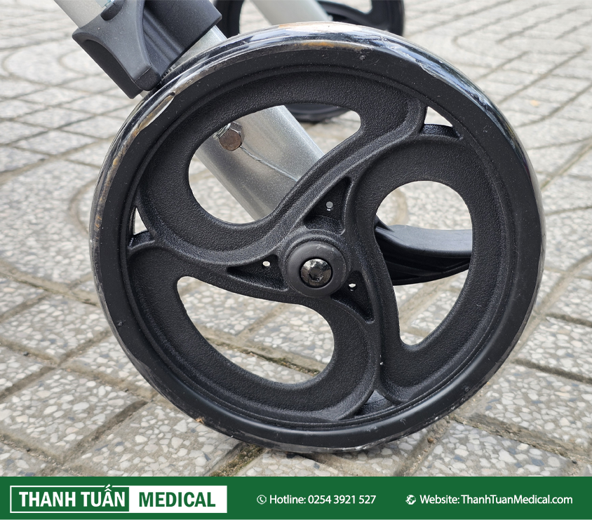 Bánh xe giúp di chuyển êm ái trên các bề mặt Bánh xe giúp di chuyển êm ái trên các bề mặt
